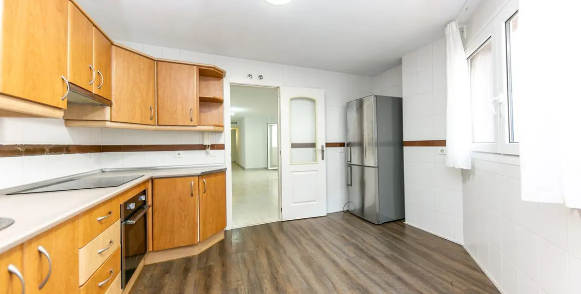 Продажа апартаментов на среднем этаже в Torrequebrada 10