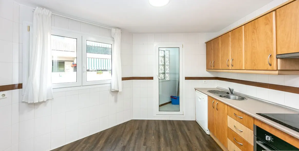 Продажа апартаментов на среднем этаже в Torrequebrada 11