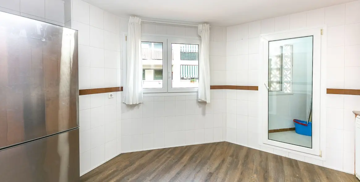 Продажа апартаментов на среднем этаже в Torrequebrada 12