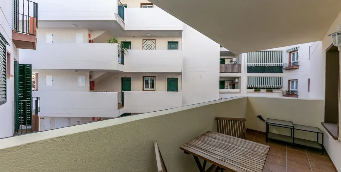 Продажа апартаментов на среднем этаже в Torrequebrada 15