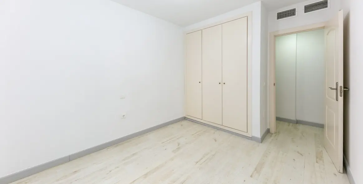 Продажа апартаментов на среднем этаже в Torrequebrada 23