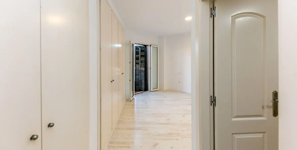 Продажа апартаментов на среднем этаже в Torrequebrada 27