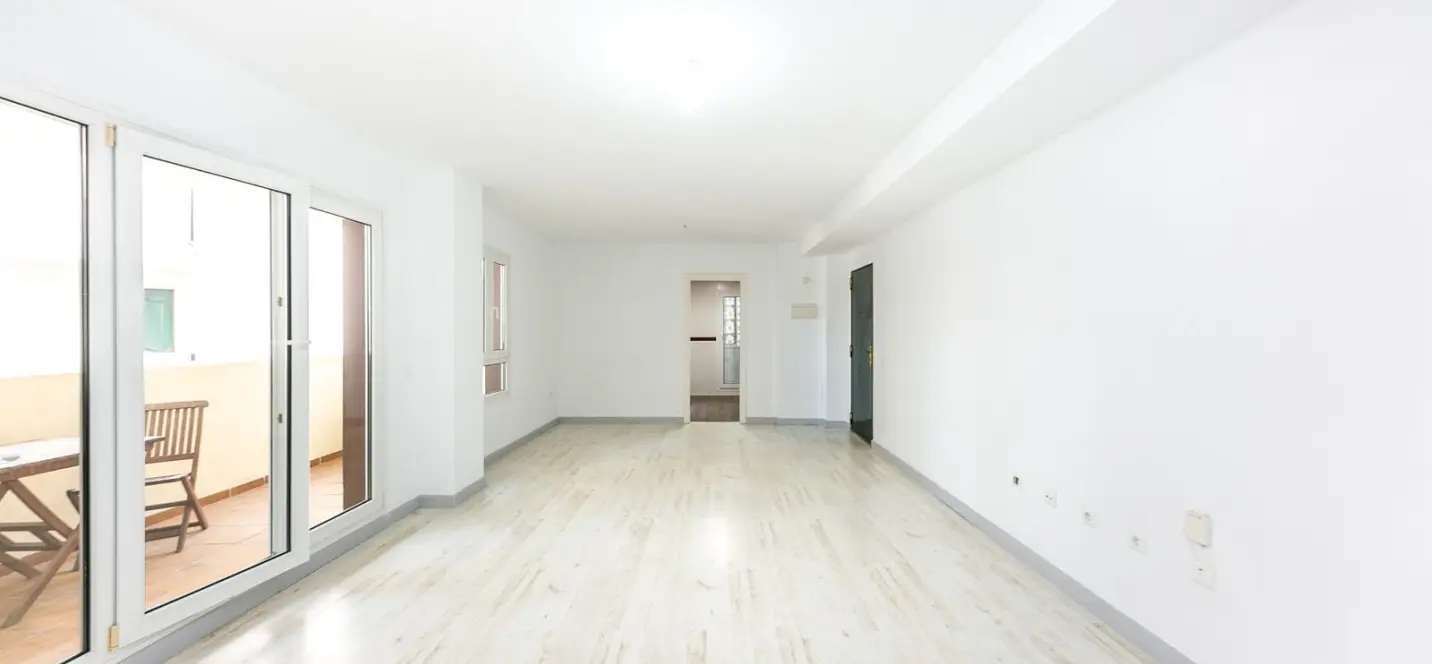 Sale of middle floor apartment in Torrequebrada 1