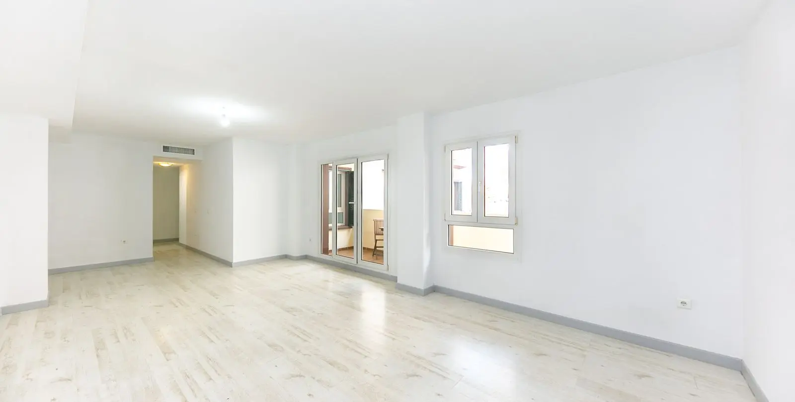 Sale of middle floor apartment in Torrequebrada 3