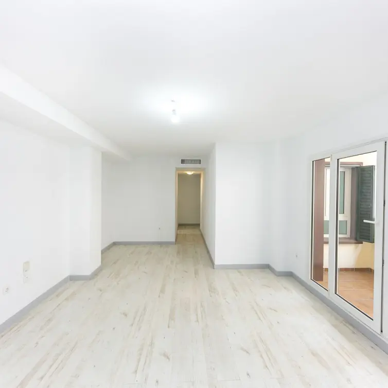Sale of middle floor apartment in Torrequebrada
