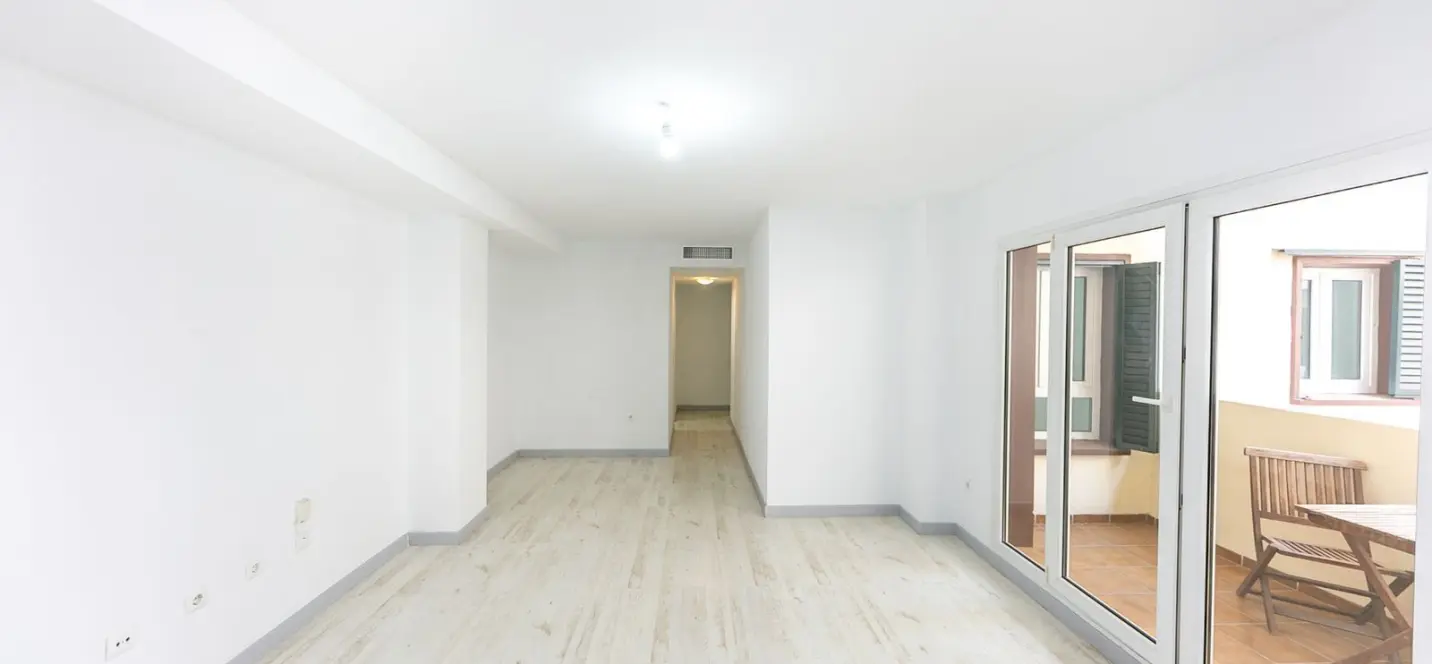 Sale of middle floor apartment in Torrequebrada 3