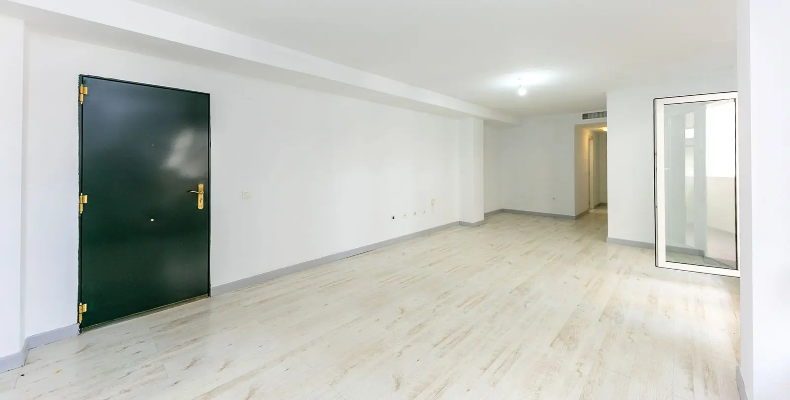 Sale of middle floor apartment in Torrequebrada 6