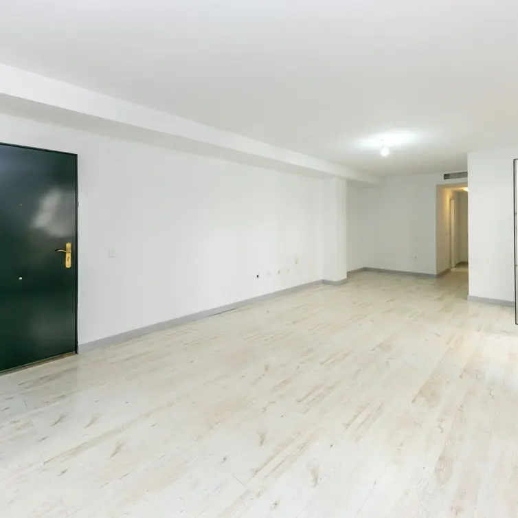 Sale of middle floor apartment in Torrequebrada