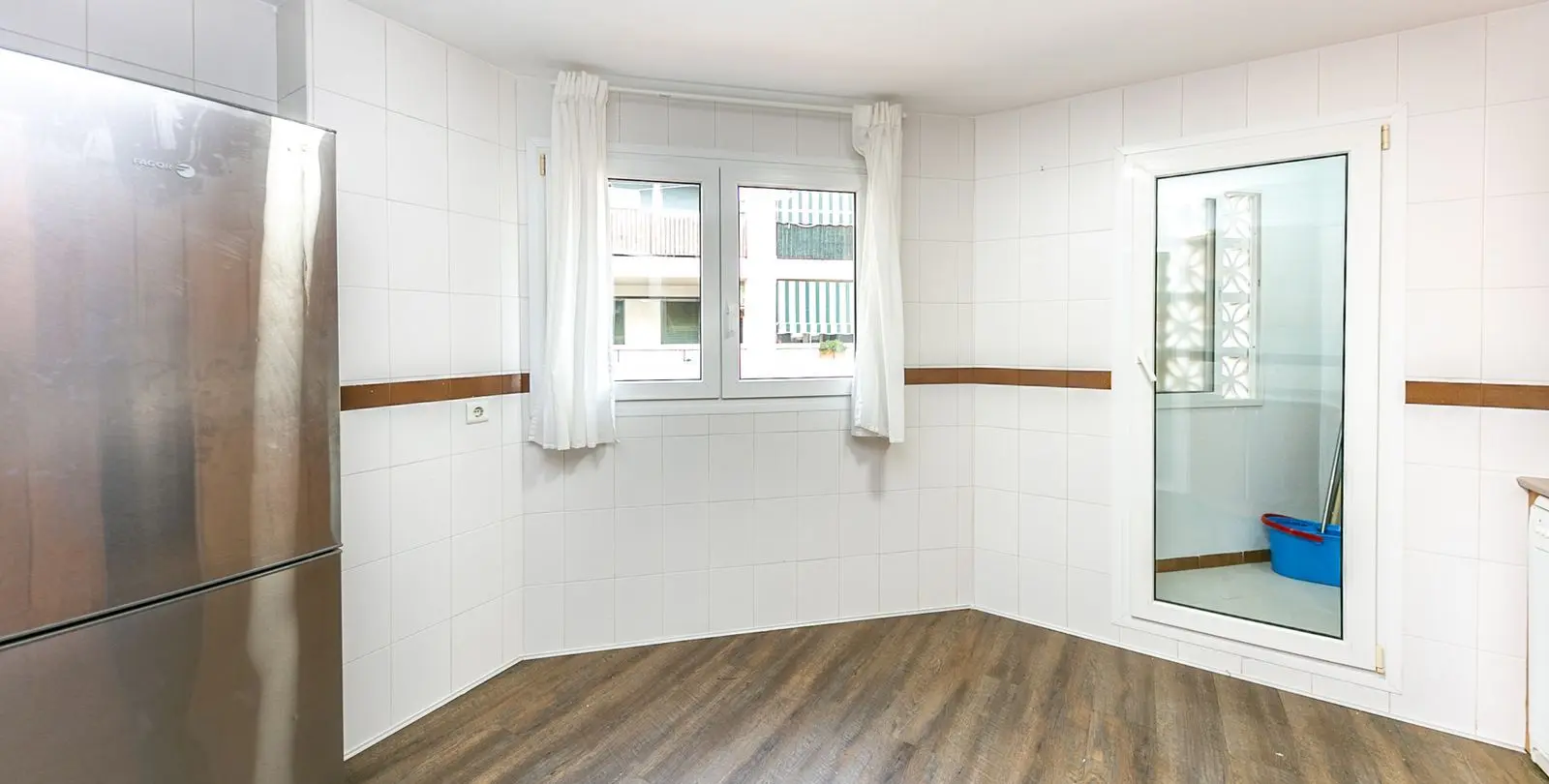 Sale of middle floor apartment in Torrequebrada 12