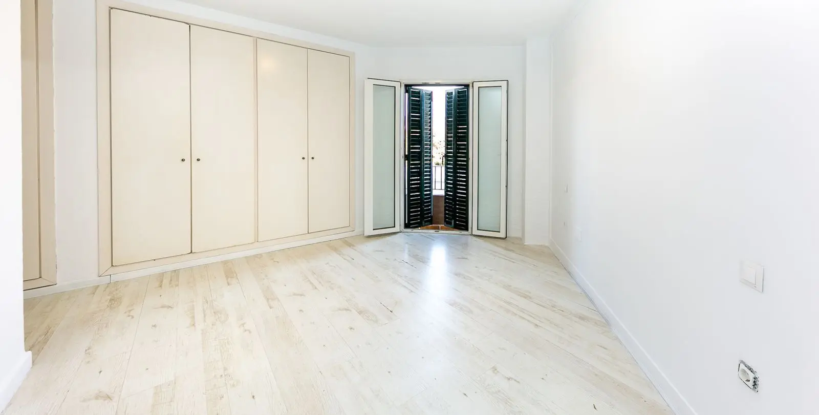Sale of middle floor apartment in Torrequebrada 19
