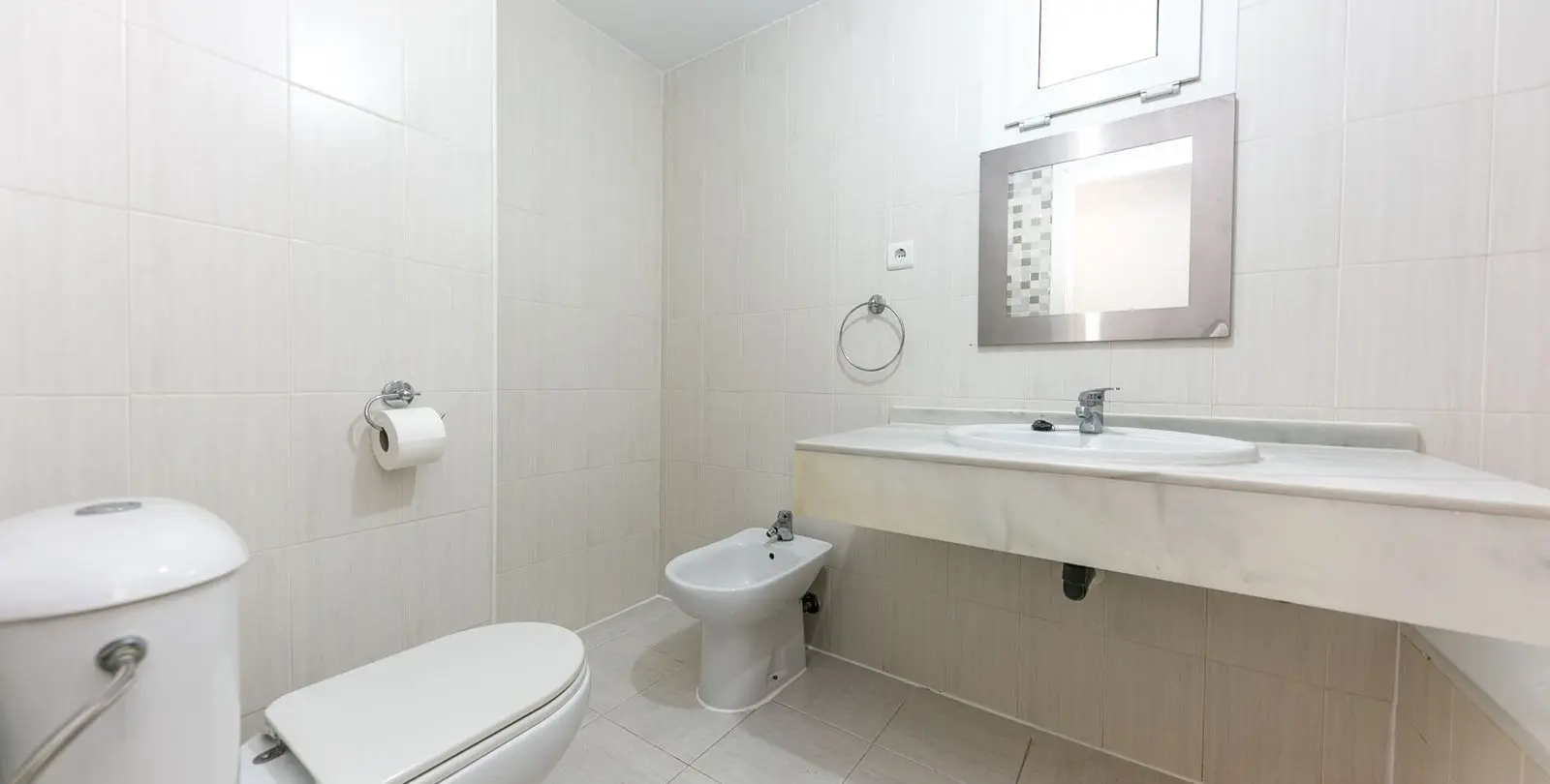 Sale of middle floor apartment in Torrequebrada 20