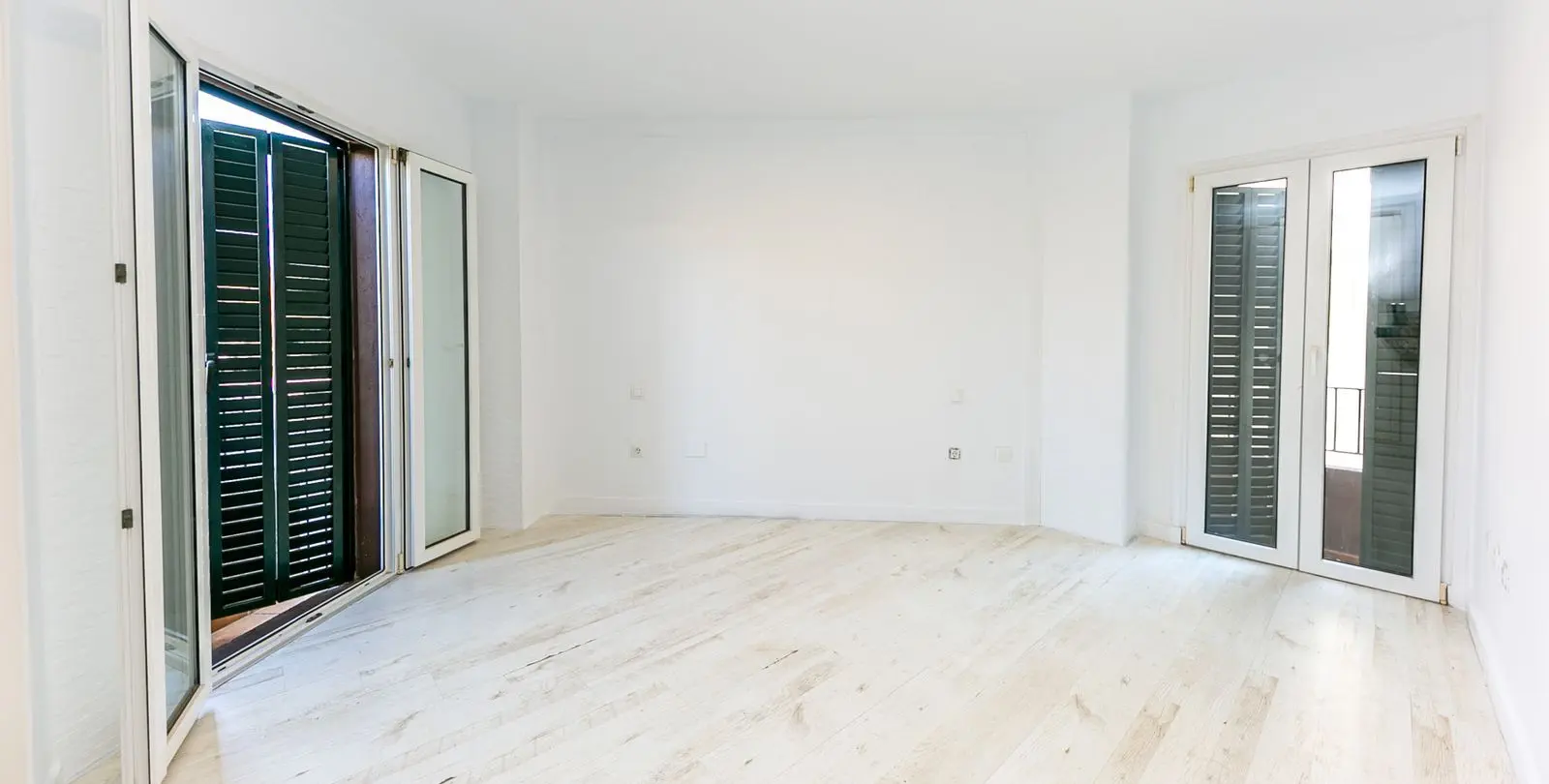 Sale of middle floor apartment in Torrequebrada 28