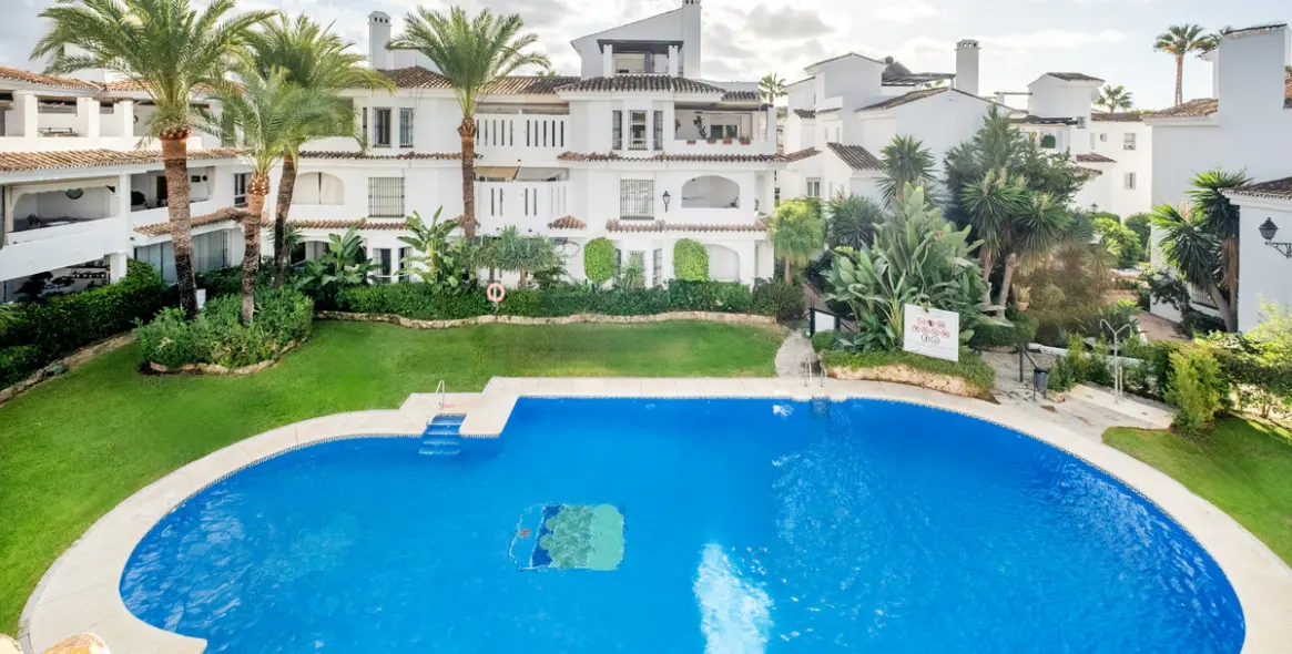 Sale of penthouse duplex in Nueva Andalucía 1