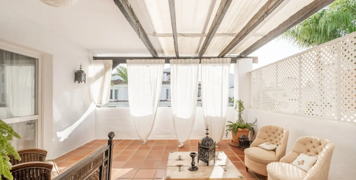 Sale of penthouse duplex in Nueva Andalucía 6