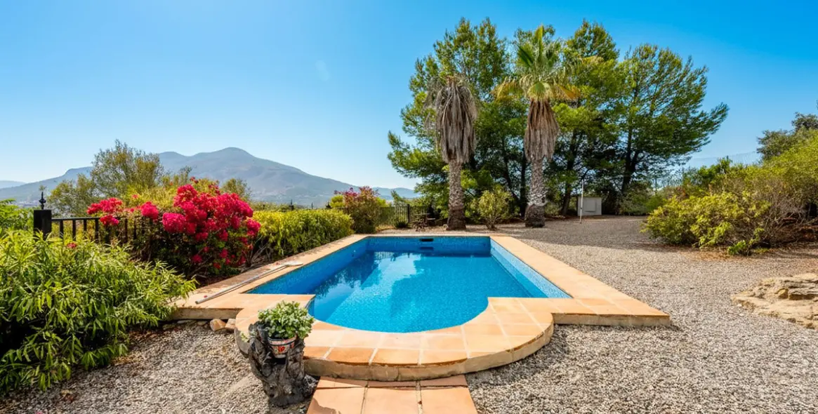 Sale of finca - cortijo in Coín 1