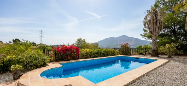 Sale of finca - cortijo in Coín 1