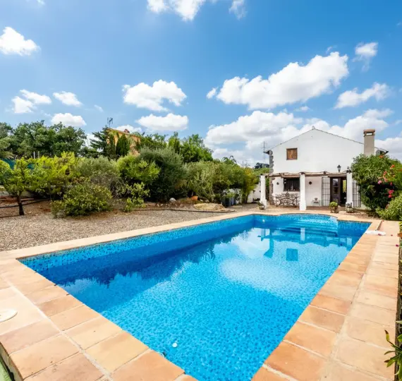 Sale of finca - cortijo in Coín