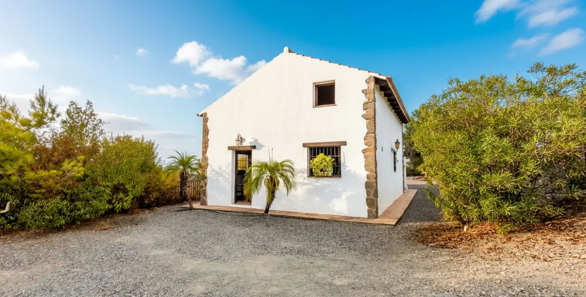 Sale of finca - cortijo in Coín 4