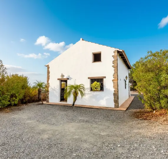 Sale of finca - cortijo in Coín
