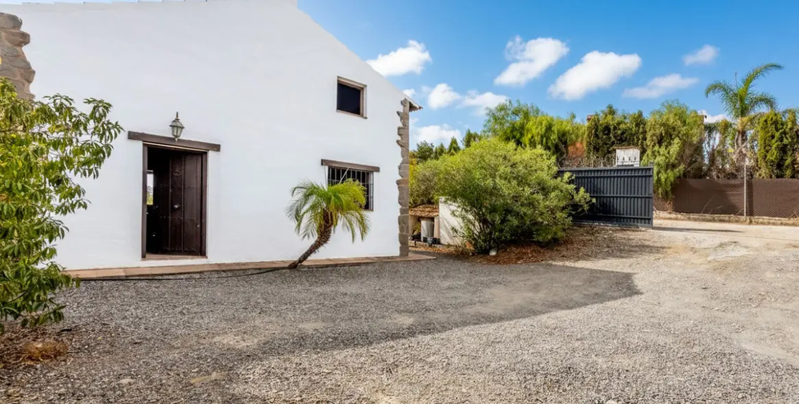 Sale of finca - cortijo in Coín 5