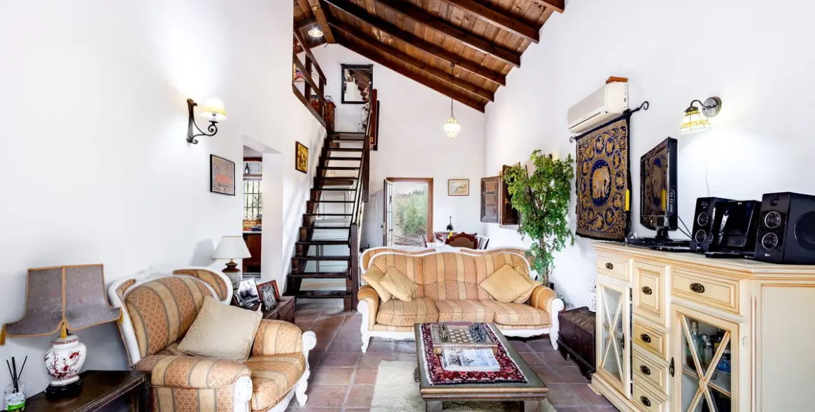 Sale of finca - cortijo in Coín 8