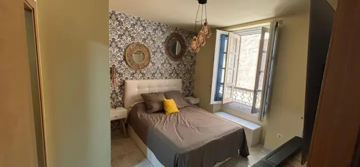 Sale of middle floor apartment in Centro Histórico 2