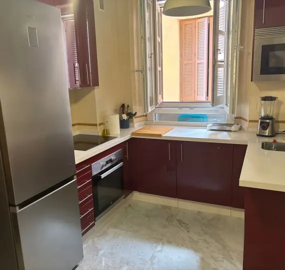 Sale of middle floor apartment in Centro Histórico