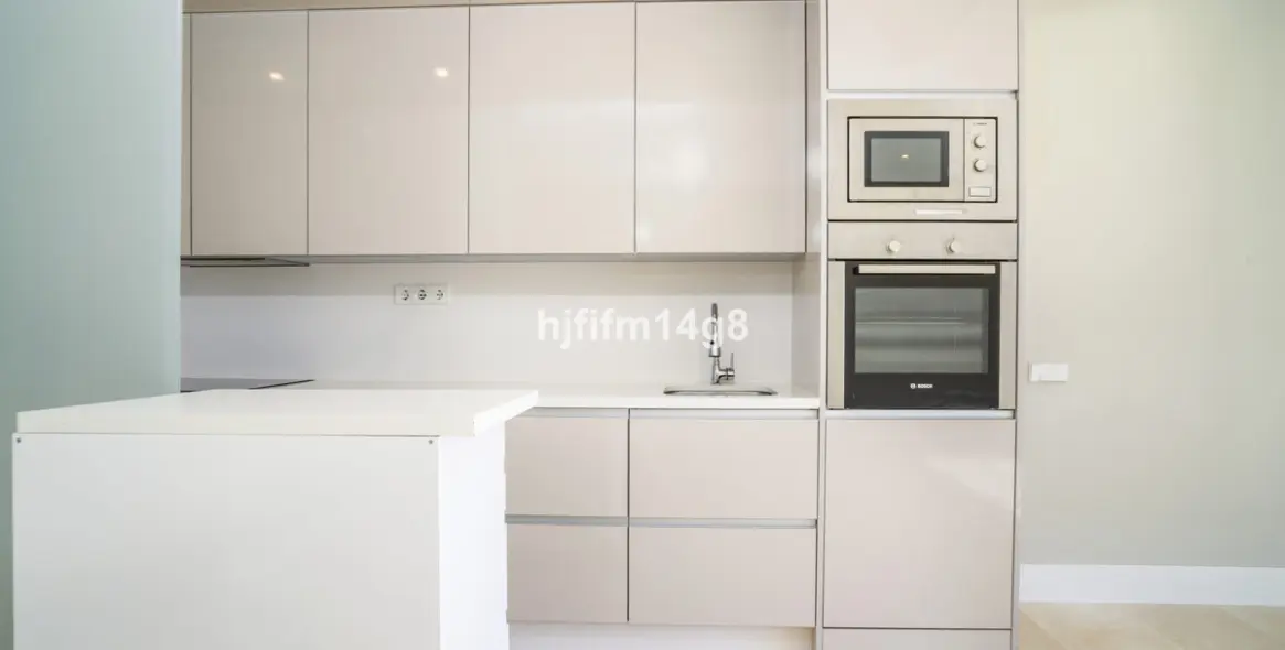 Sale of penthouse duplex in Estepona 7