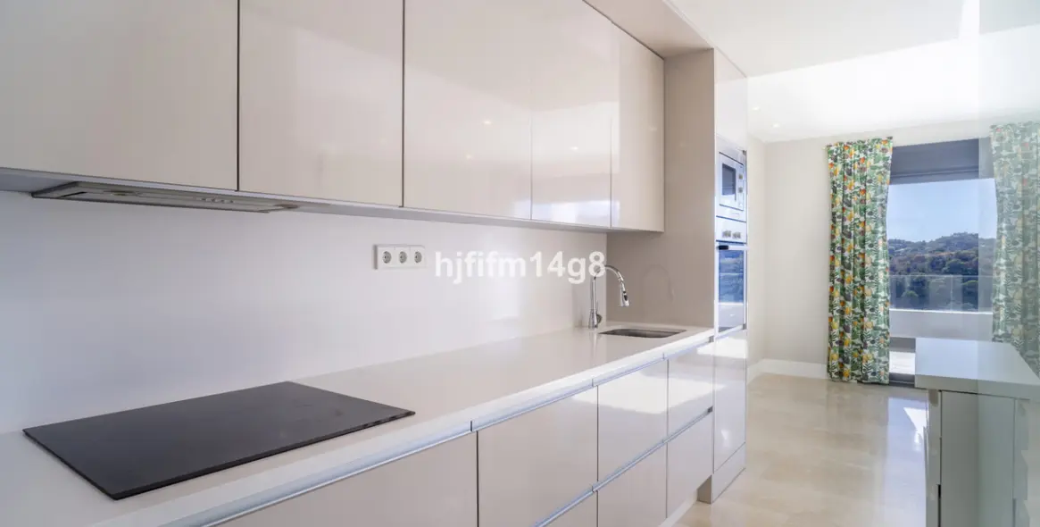 Sale of penthouse duplex in Estepona 9