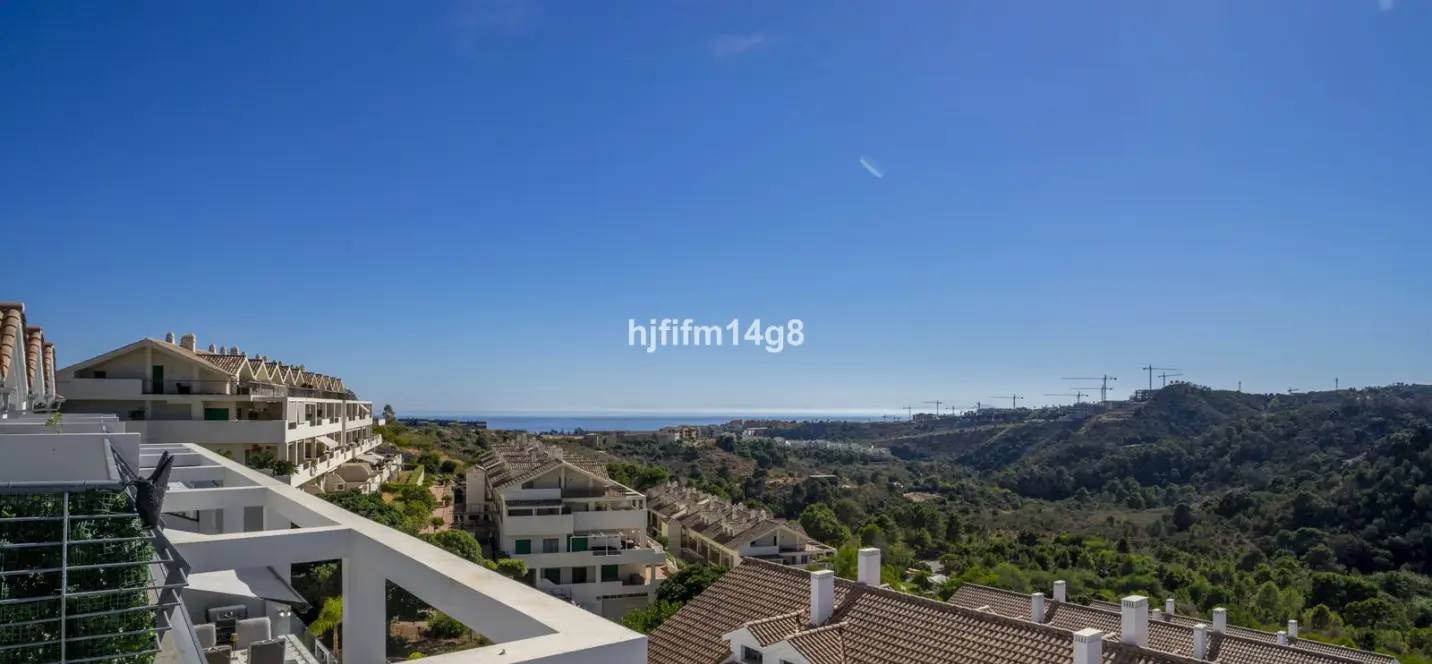 Venta de ático dúplex en Estepona 0