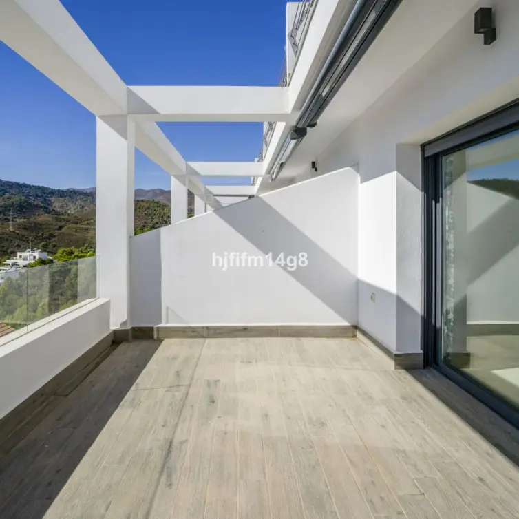 Venta de ático dúplex en Estepona