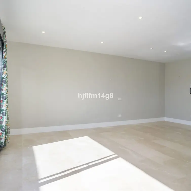 Venta de ático dúplex en Estepona
