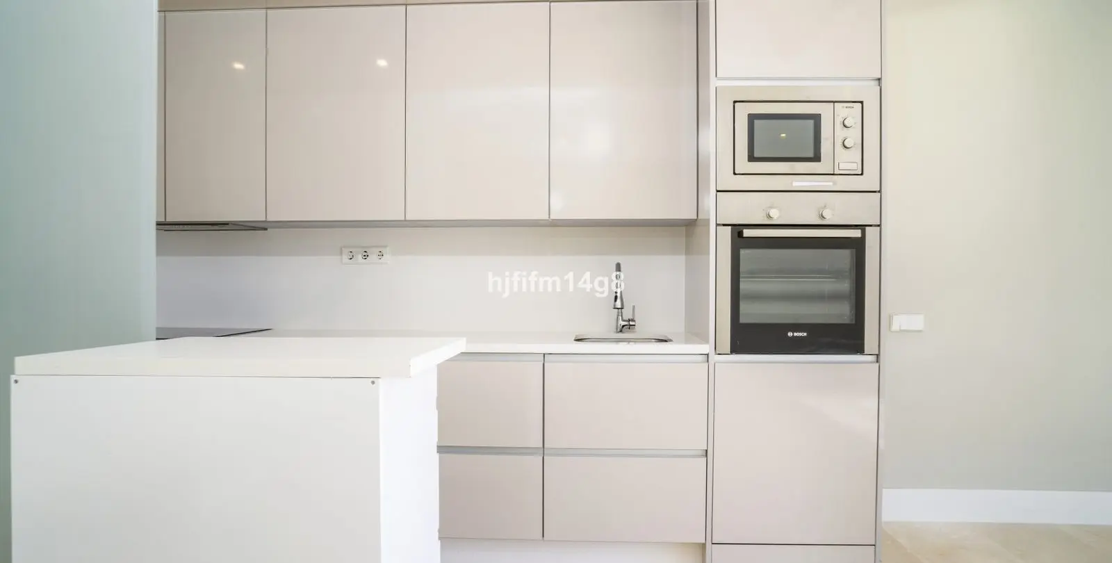 Venta de ático dúplex en Estepona 7