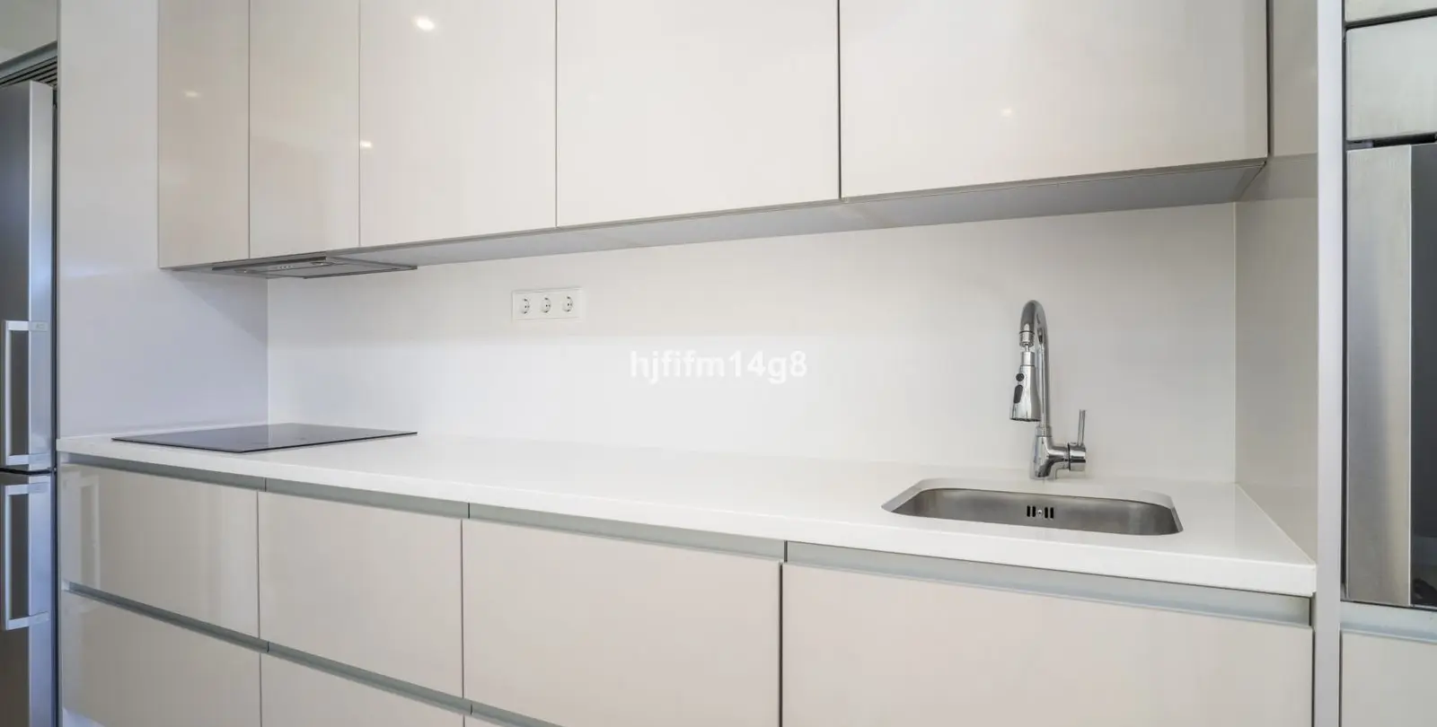 Venta de ático dúplex en Estepona 8