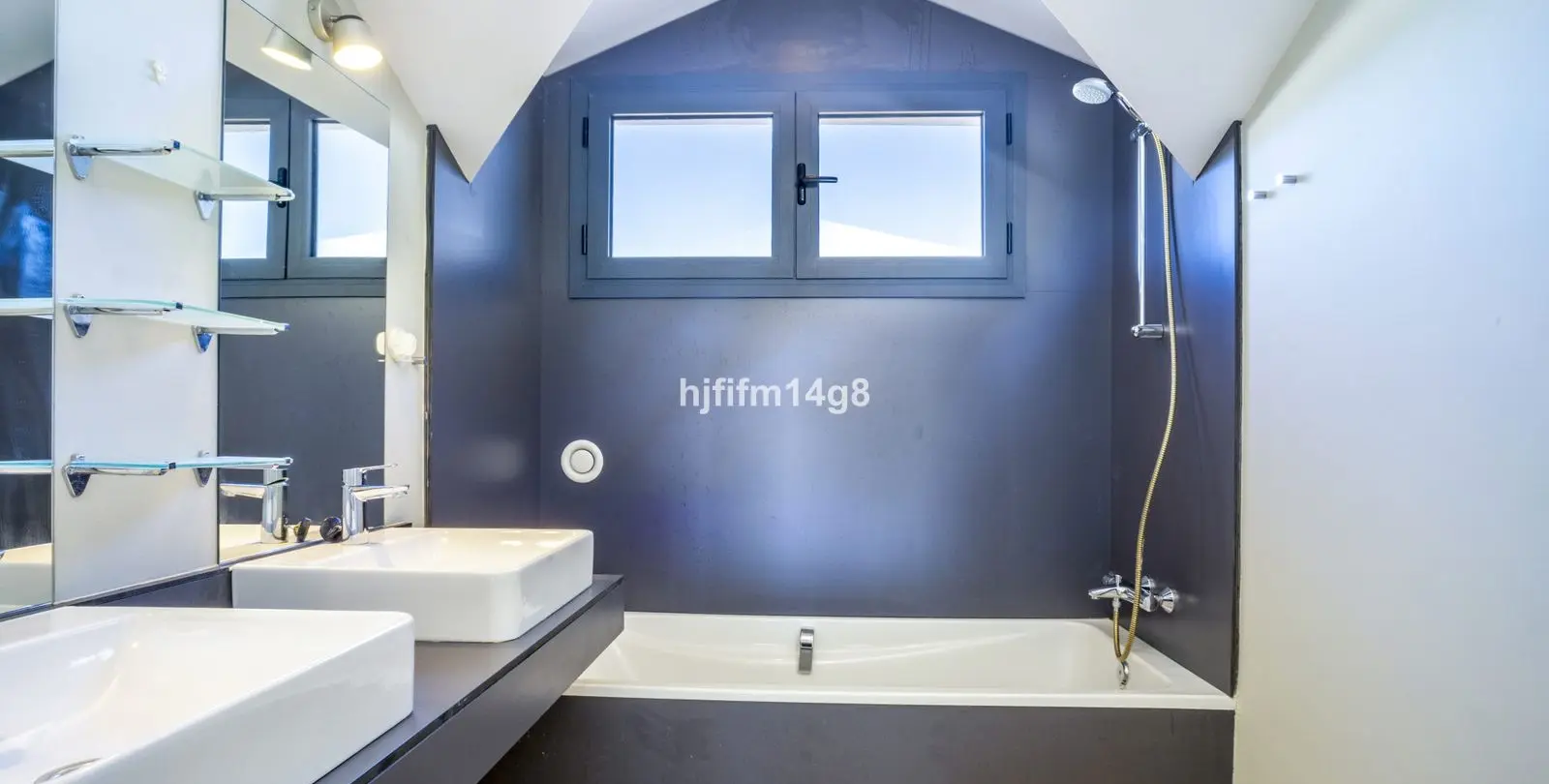 Venta de ático dúplex en Estepona 14