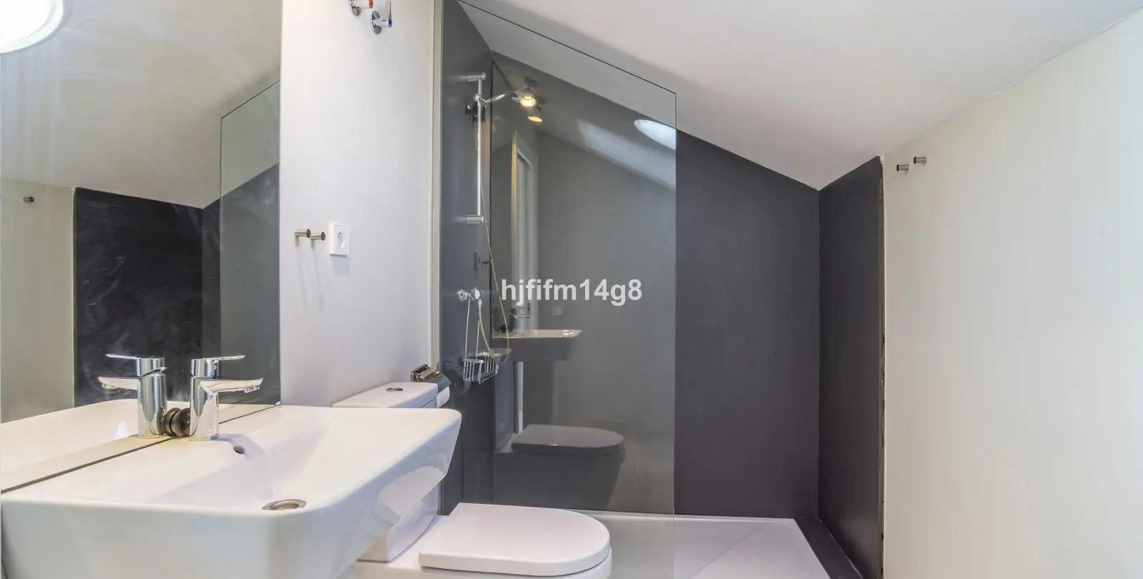Venta de ático dúplex en Estepona 17