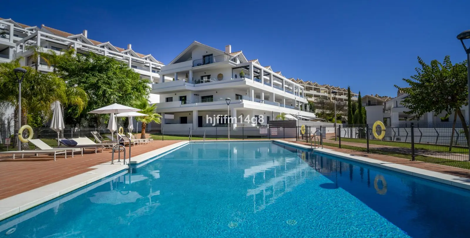 Venta de ático dúplex en Estepona 21