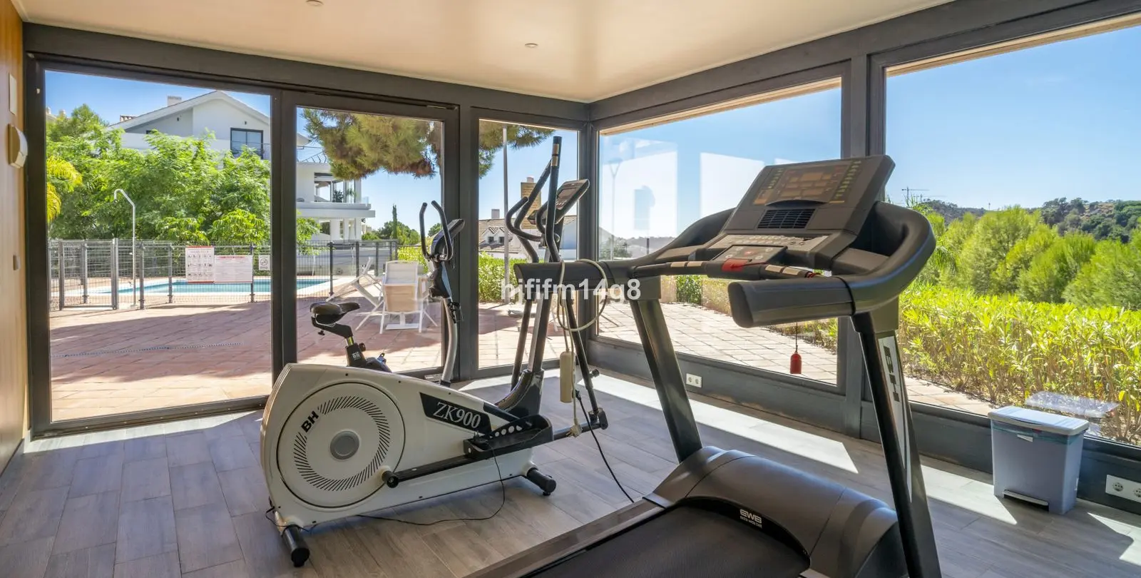 Venta de ático dúplex en Estepona 23