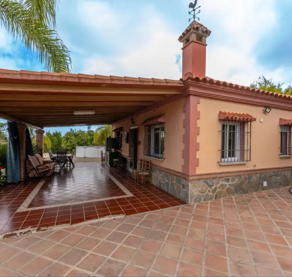 Sale of finca - cortijo in Coín