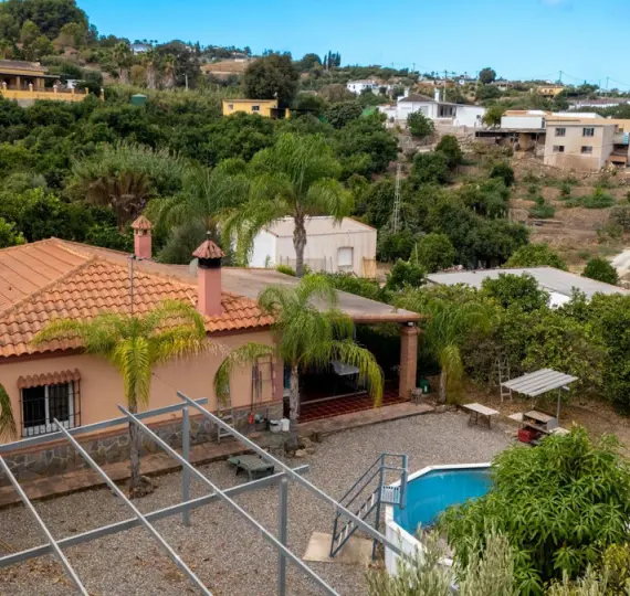 Sale of finca - cortijo in Coín