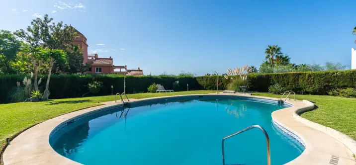 Venta de apartamento en planta baja en Reserva de Marbella 0
