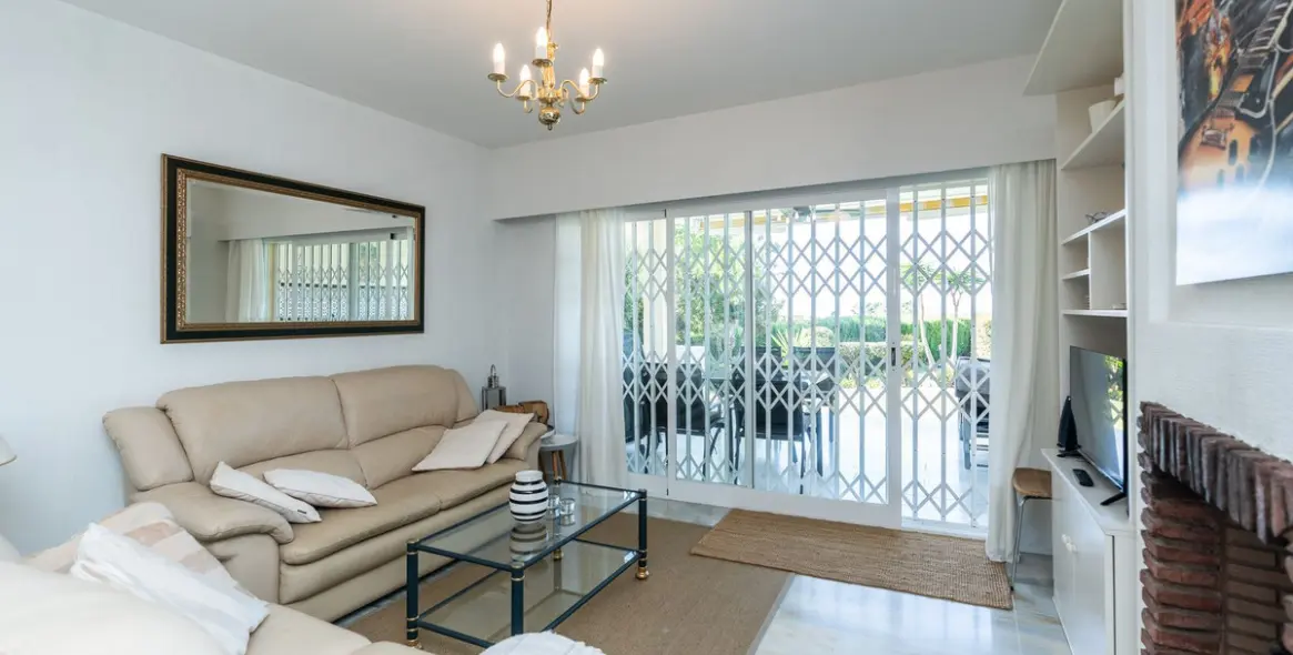 Venta de apartamento en planta baja en Reserva de Marbella 18