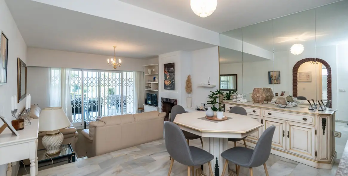 Venta de apartamento en planta baja en Reserva de Marbella 20