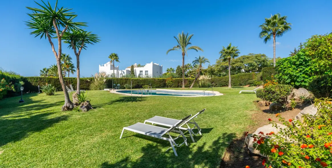 Venta de apartamento en planta baja en Reserva de Marbella 24