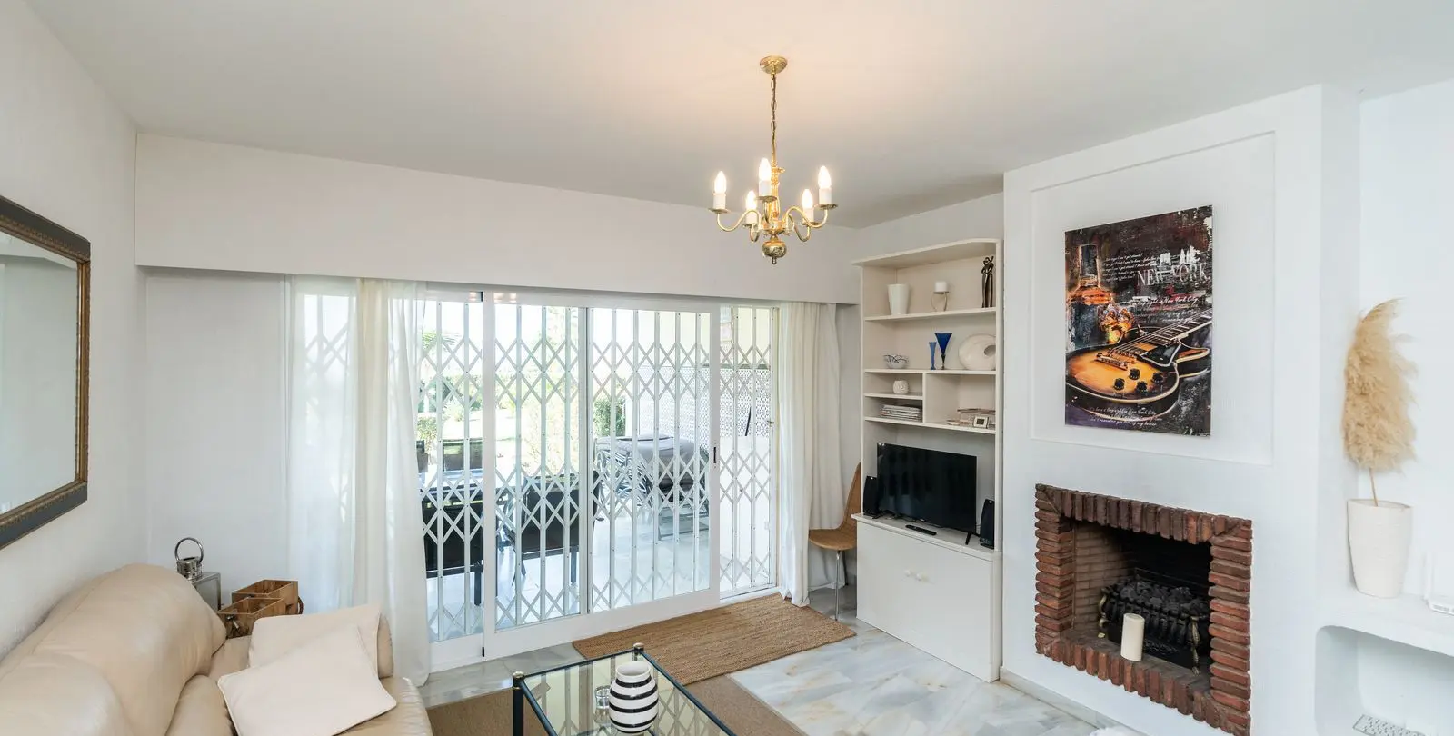 Sale of ground floor apartment in Reserva de Marbella 16