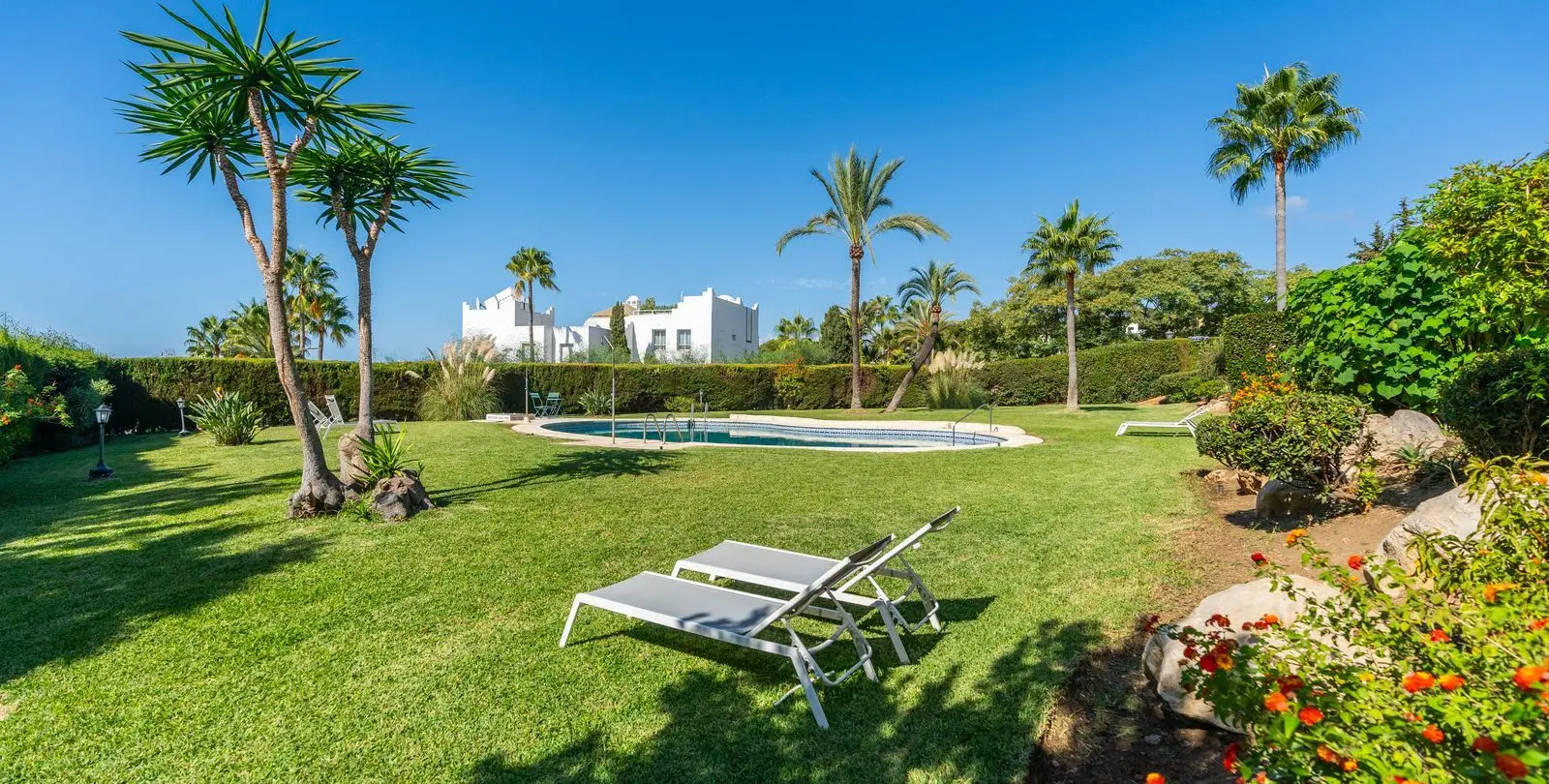 Sale of ground floor apartment in Reserva de Marbella 24