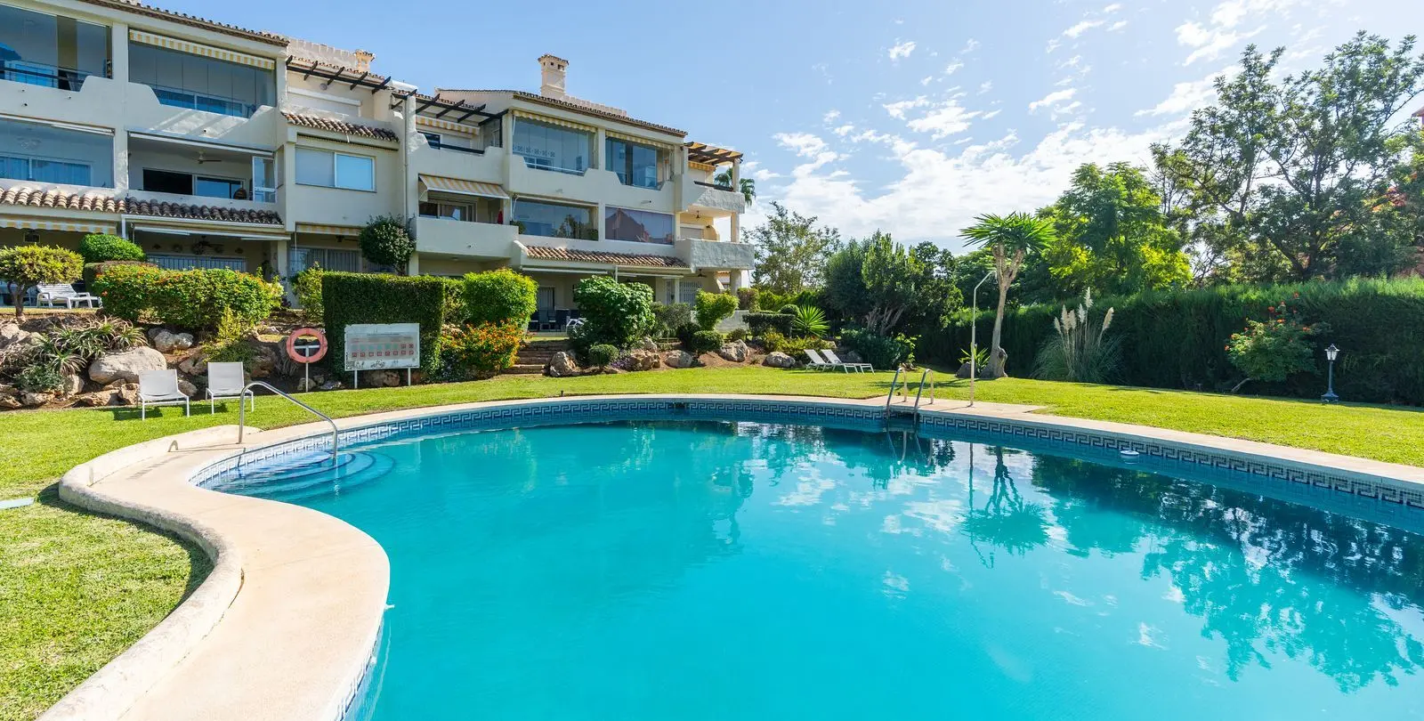 Sale of ground floor apartment in Reserva de Marbella 25