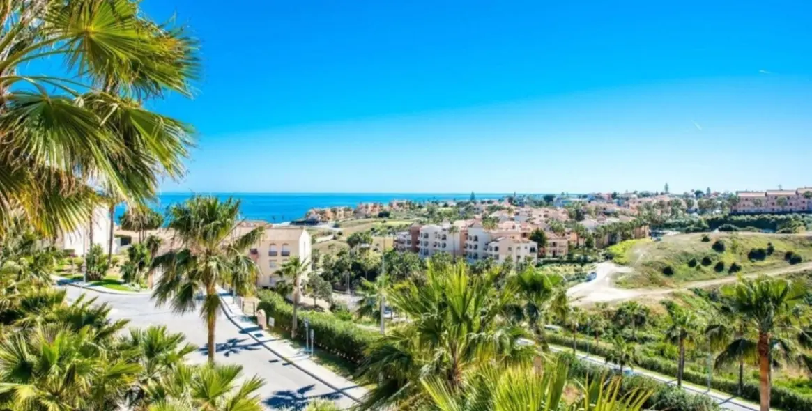 Sale of ground floor apartment in Mijas Costa 2