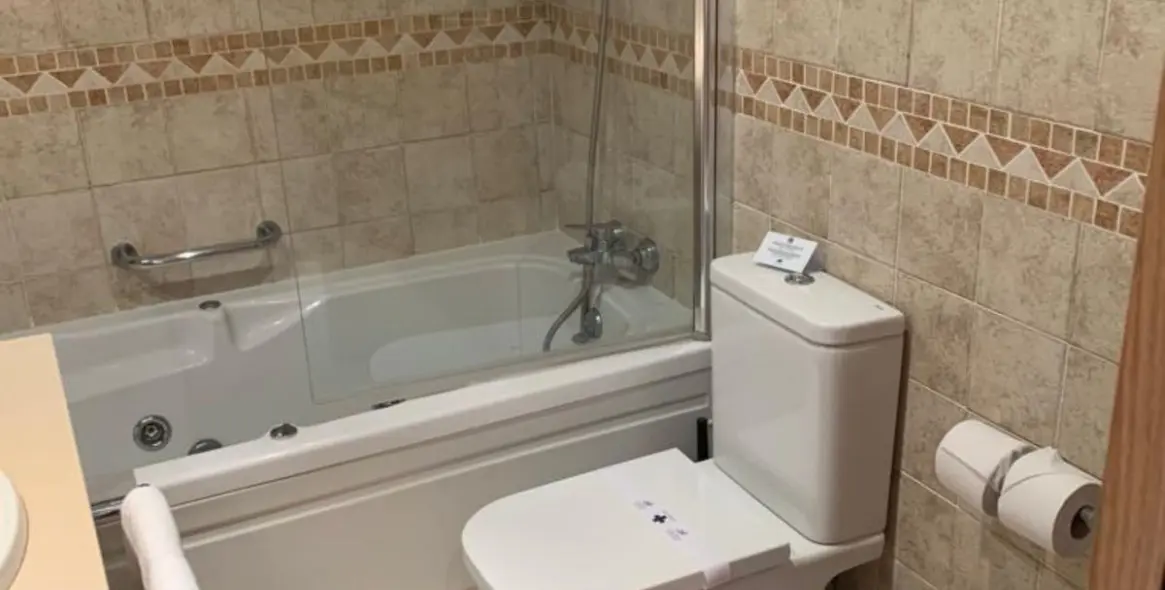 Sale of ground floor apartment in Mijas Costa 9