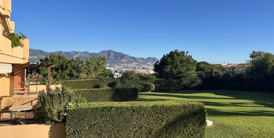 Sale of ground floor apartment in Mijas Costa 16